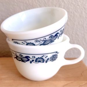 Pair of Vintage Pyrex Milkglass teacups